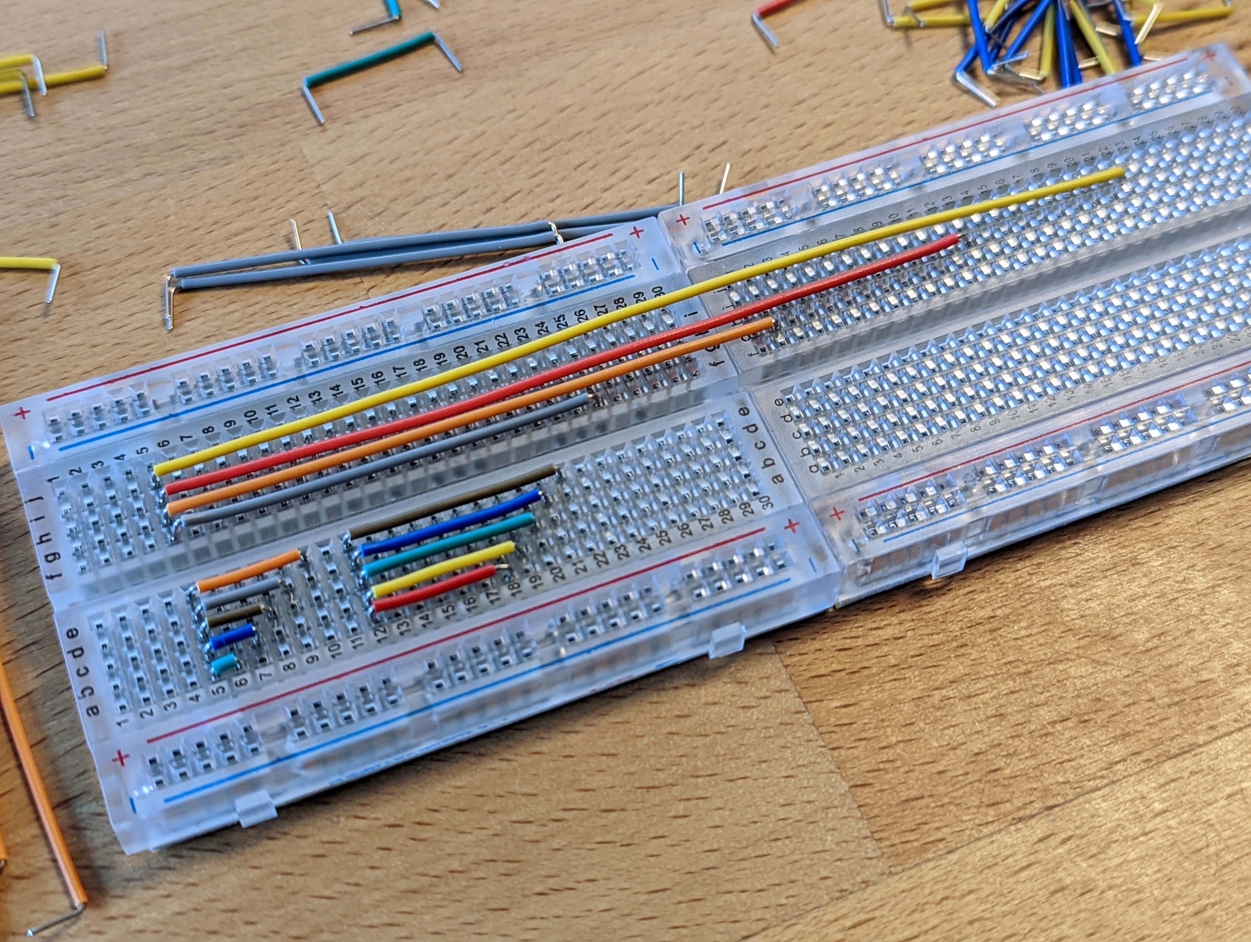 Drahtbrückenset für Steckbretter (Jumper für Breadboards) - 140 Drähte mit 14 Längen