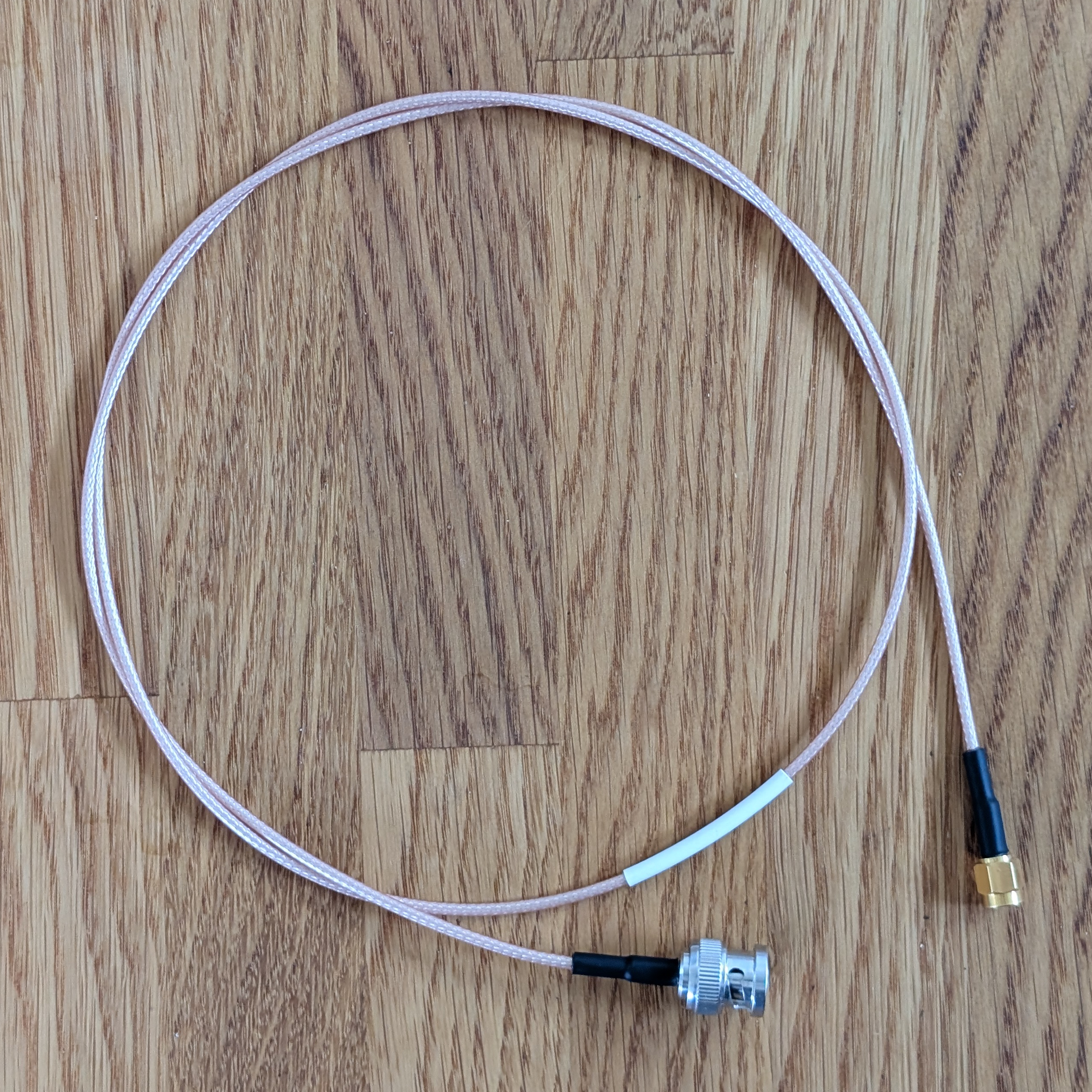  BNC to SMA coaxial cable, 50 Ohm – top view of the connectors