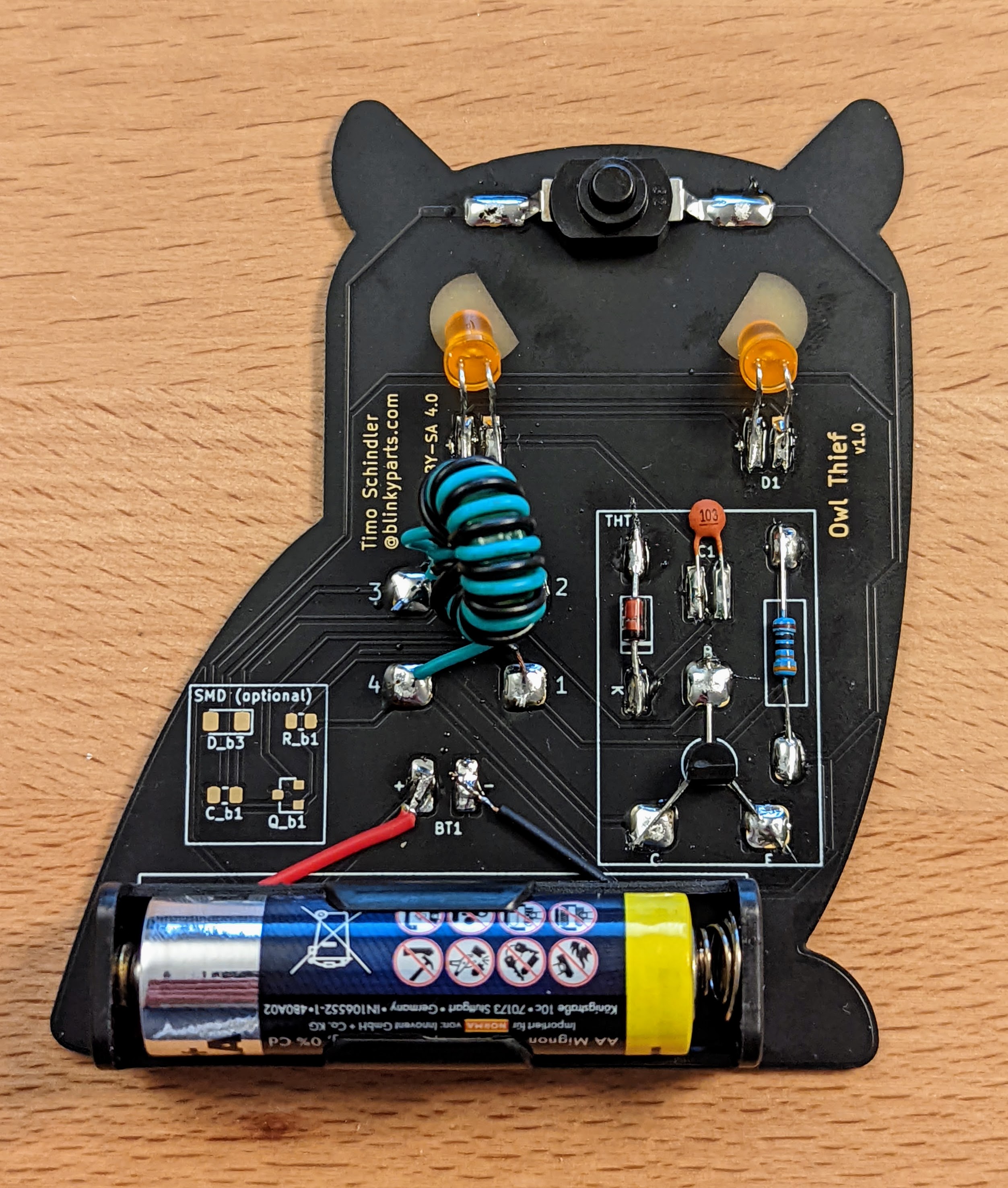  Rückansicht der gelöteten OwlThief Eule mit Batterie