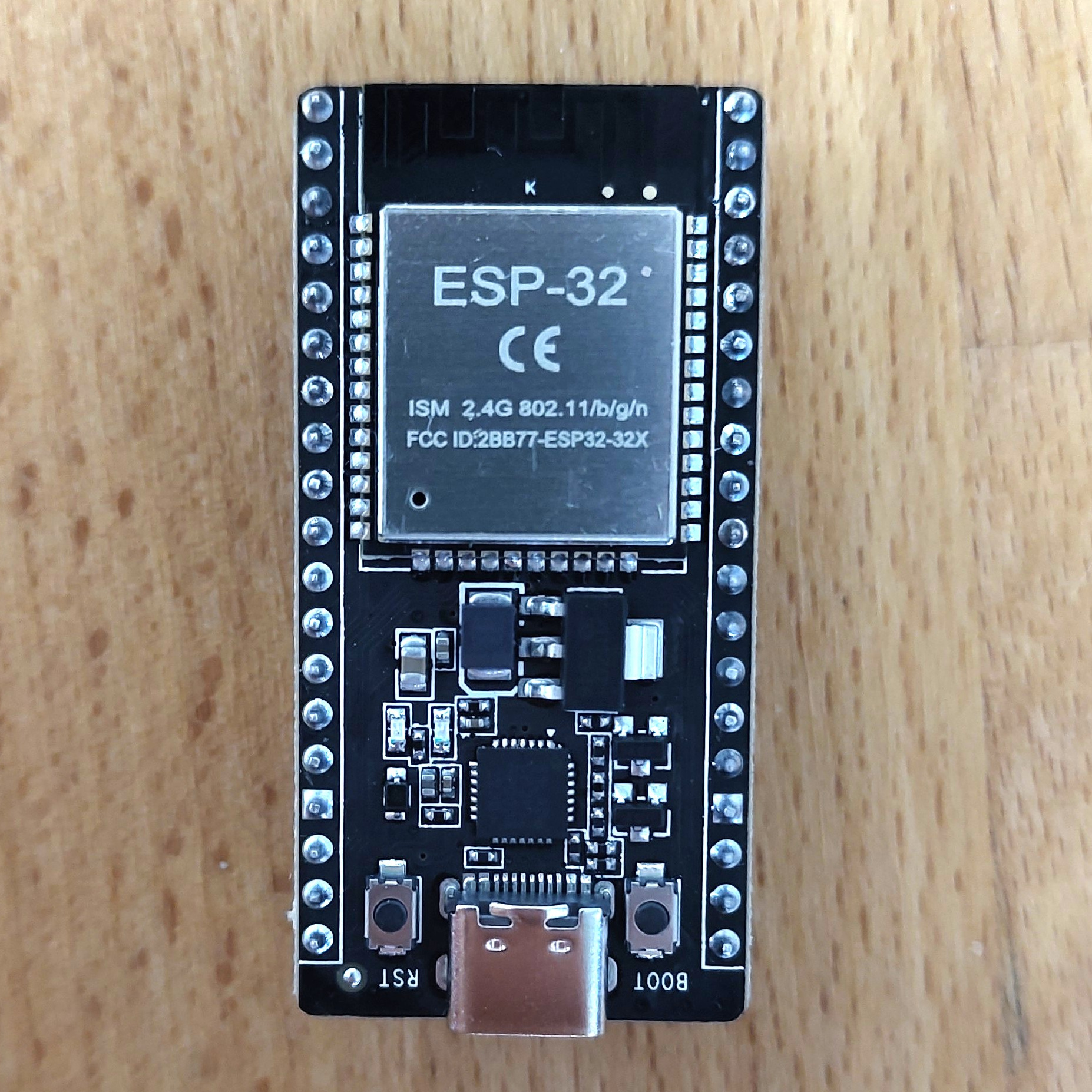 ESP32 – Ansicht von oben ESP32 Modul – Draufsicht mit sichtbarer Antenne und Bauteilen