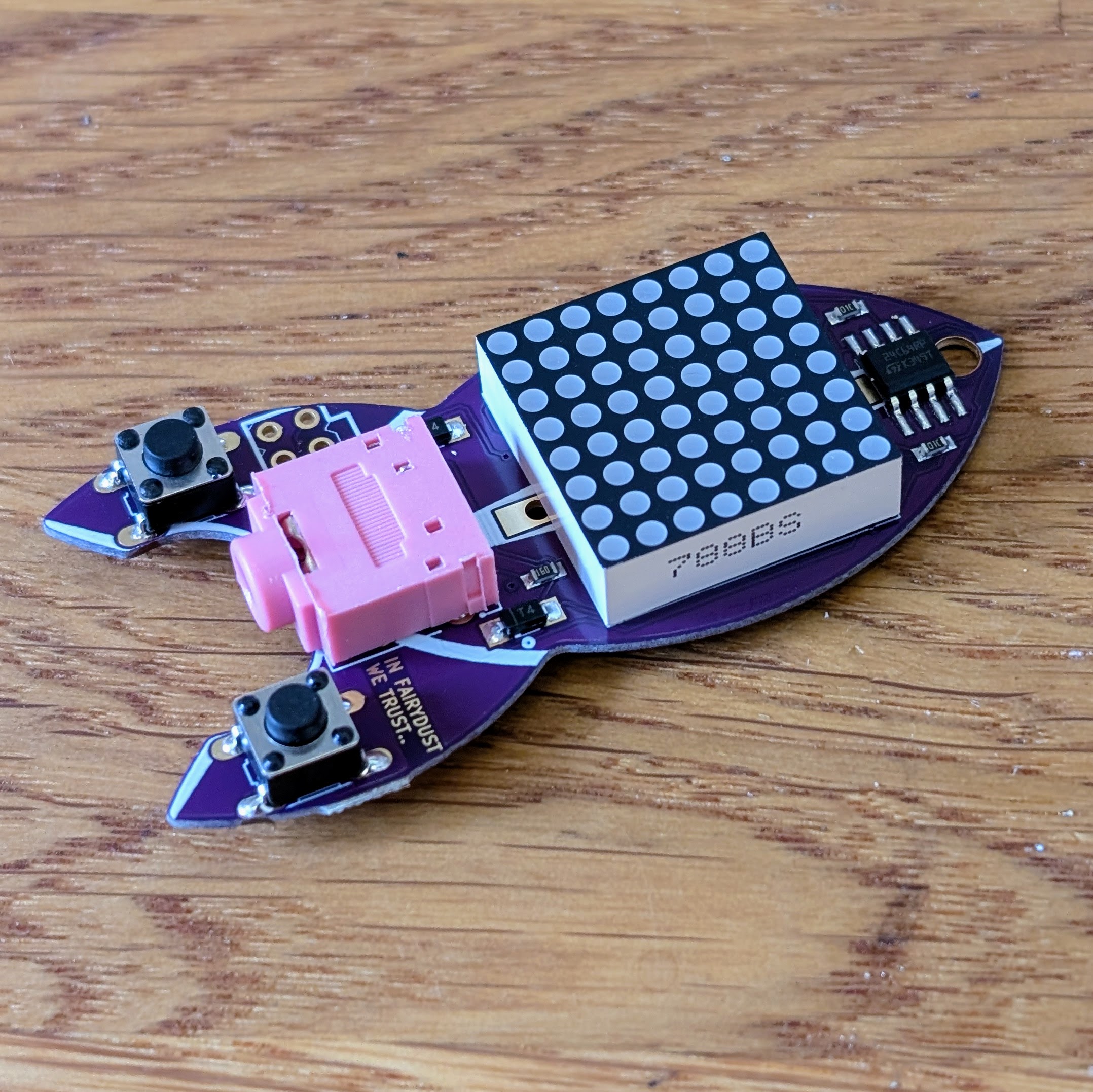 Blinkenrocket Mini DIY Lötbausatz: Detailansicht von der Oberseite