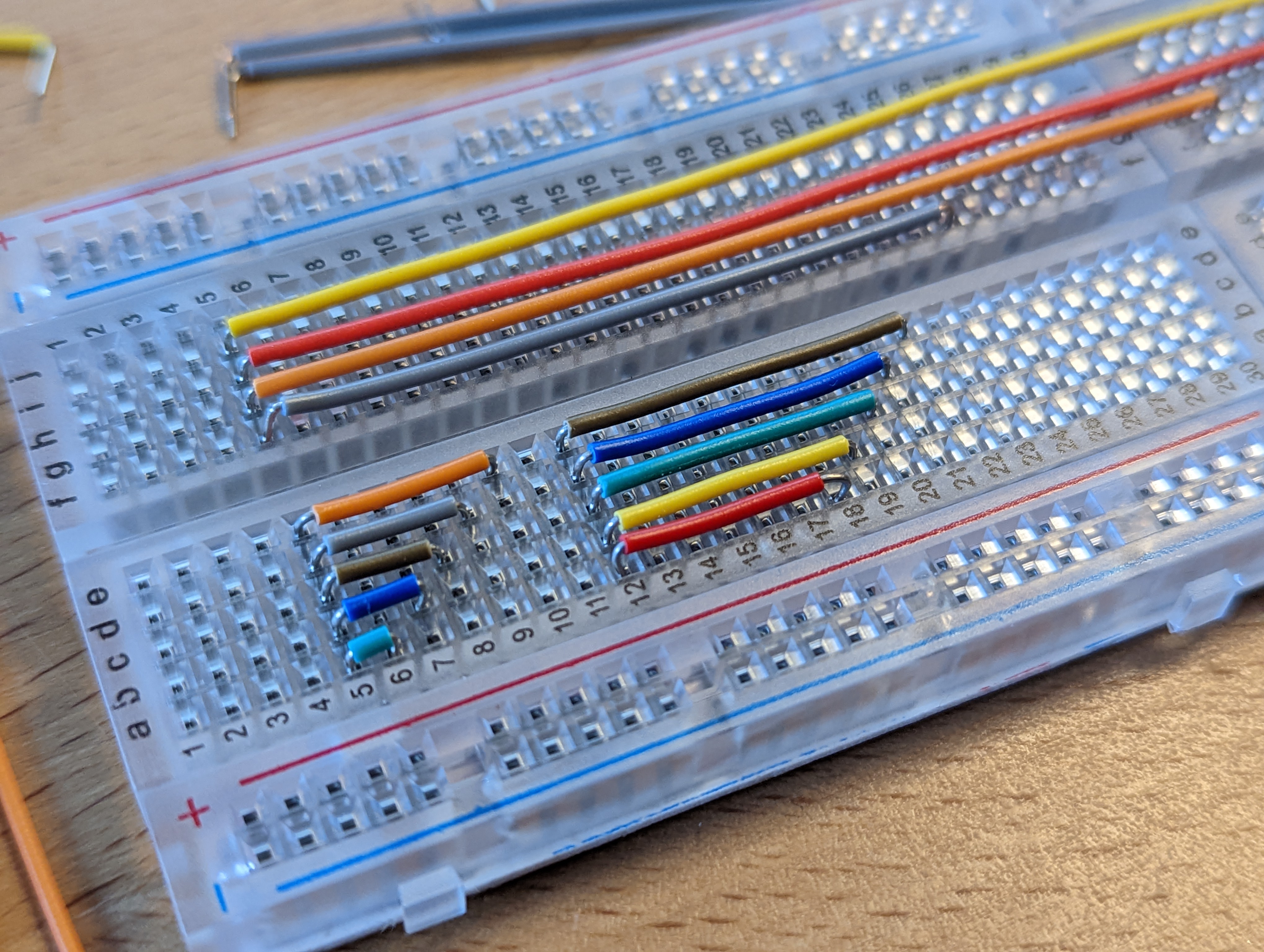 Drahtbrückenset für Steckbretter (Jumper für Breadboards) - 140 Drähte mit 14 Längen