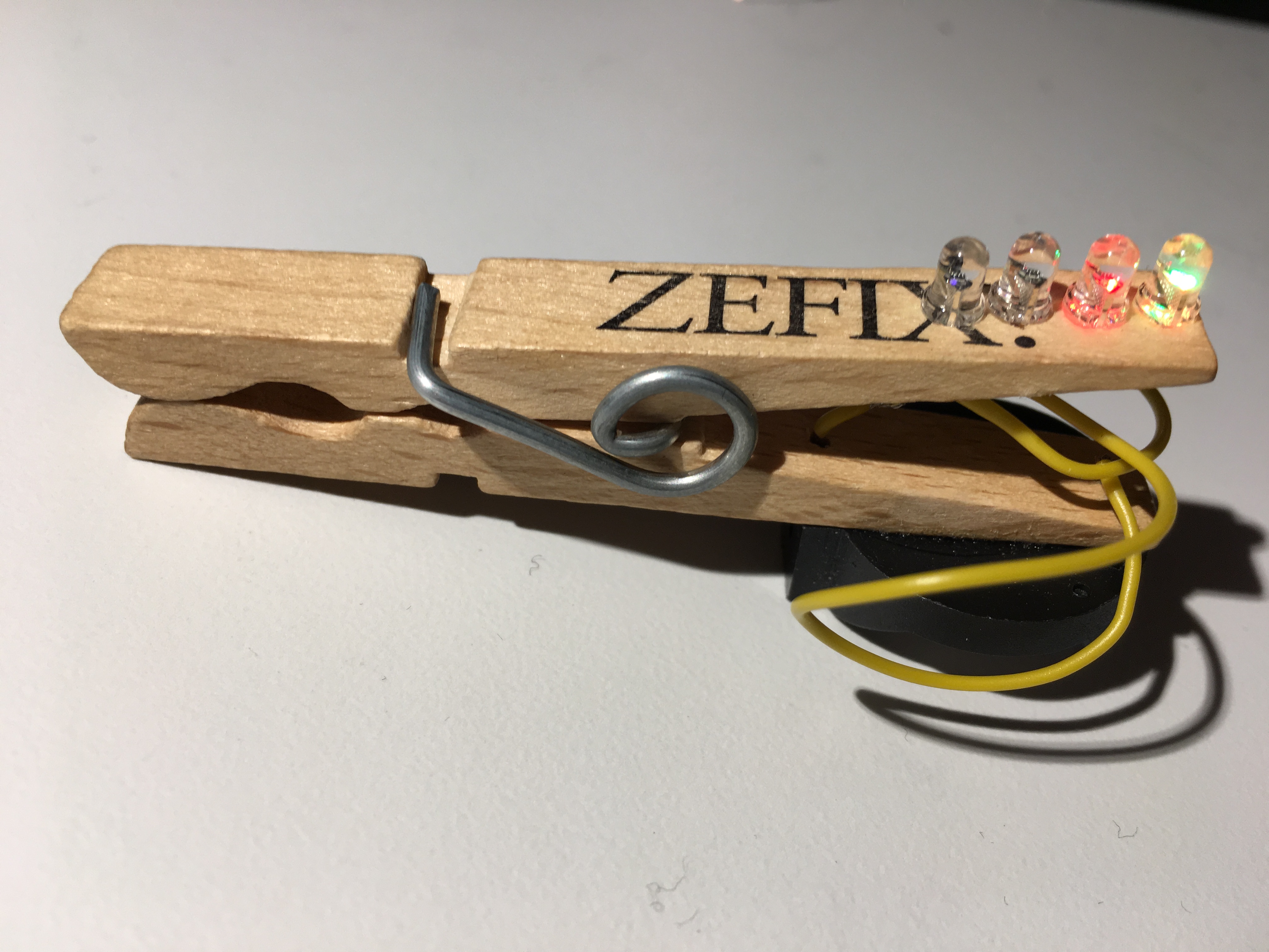 Nibble Peg - Very simple kit with 4 LEDs Nibble Peg - Very simple kit with 4 LEDs