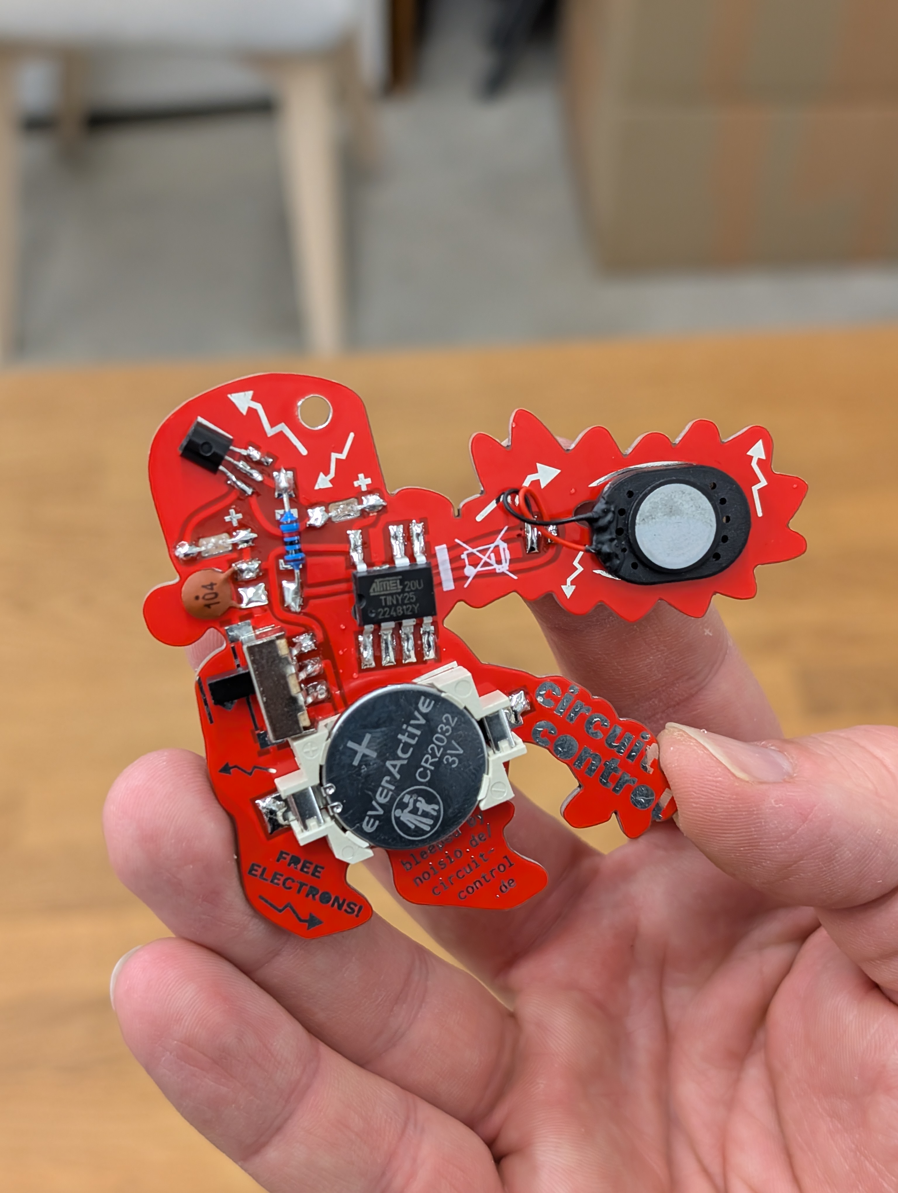  Rückseite des fertig aufgebauten BleepBot – Ansicht der Platinenunterseite
