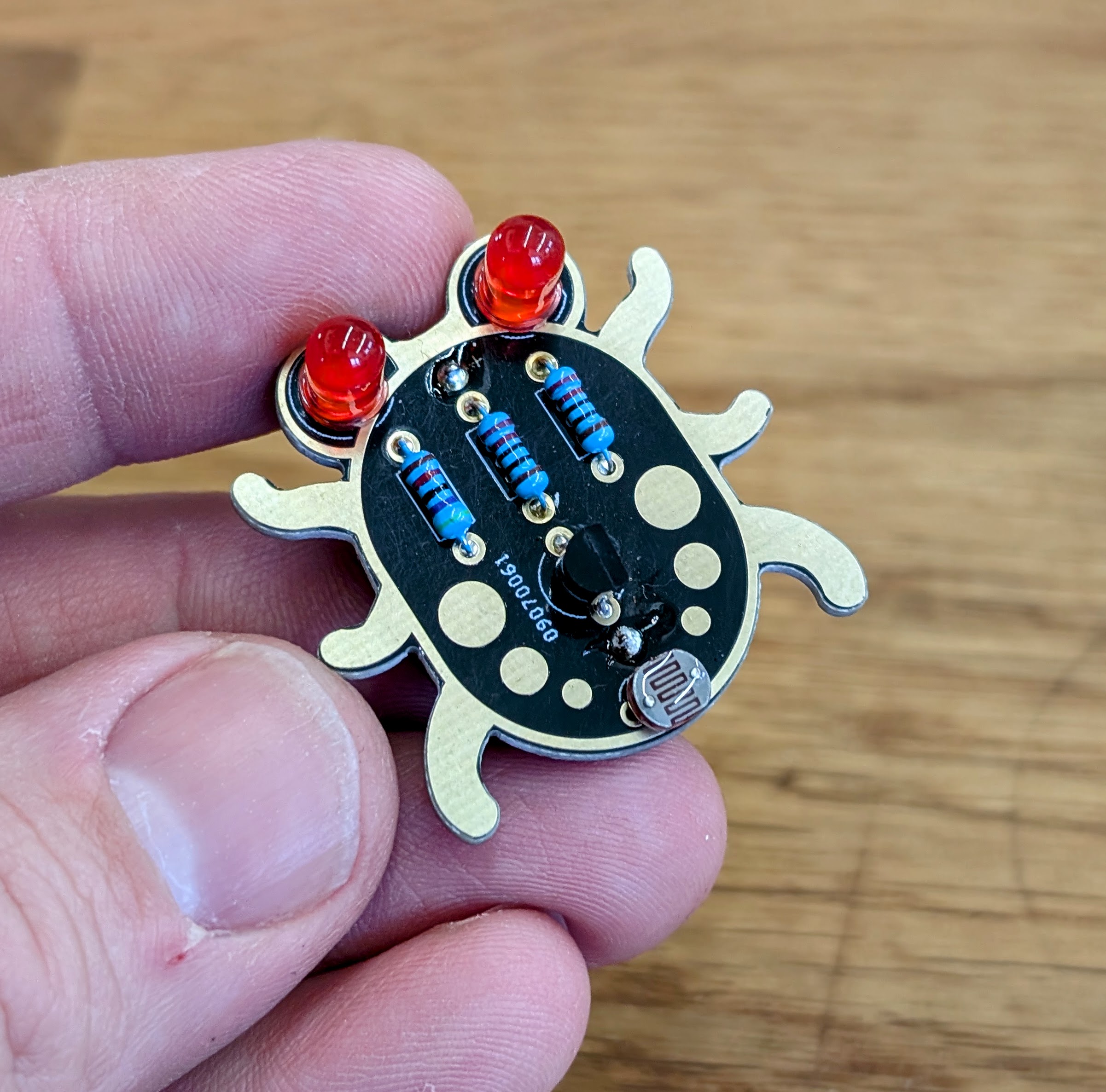 Weevil Eye Lötset - Leuchtkäfer mit Sensor Weevil Eye Lötset - Leuchtkäfer mit Sensor