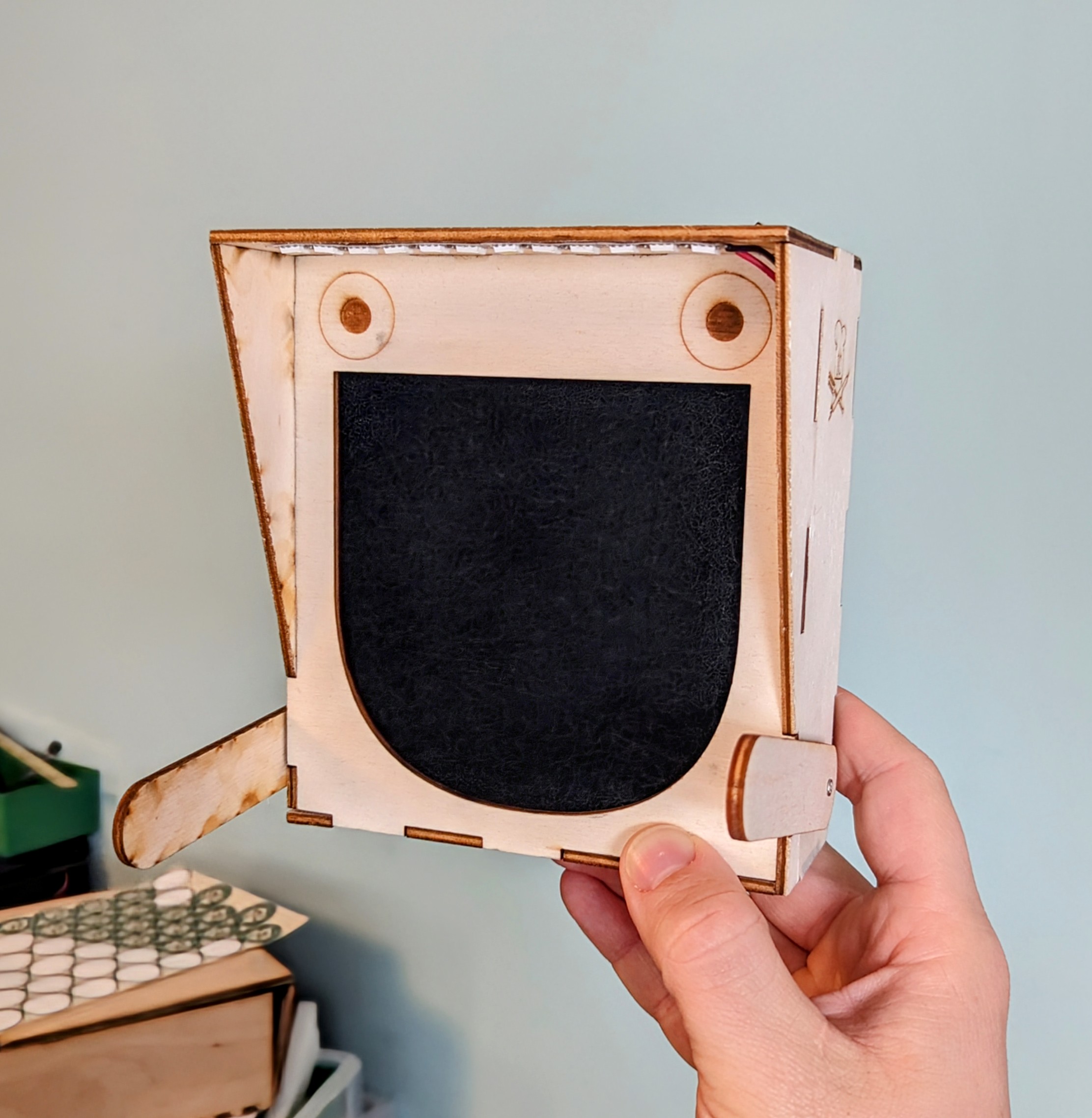 Humo - Your very own solder fume extractor