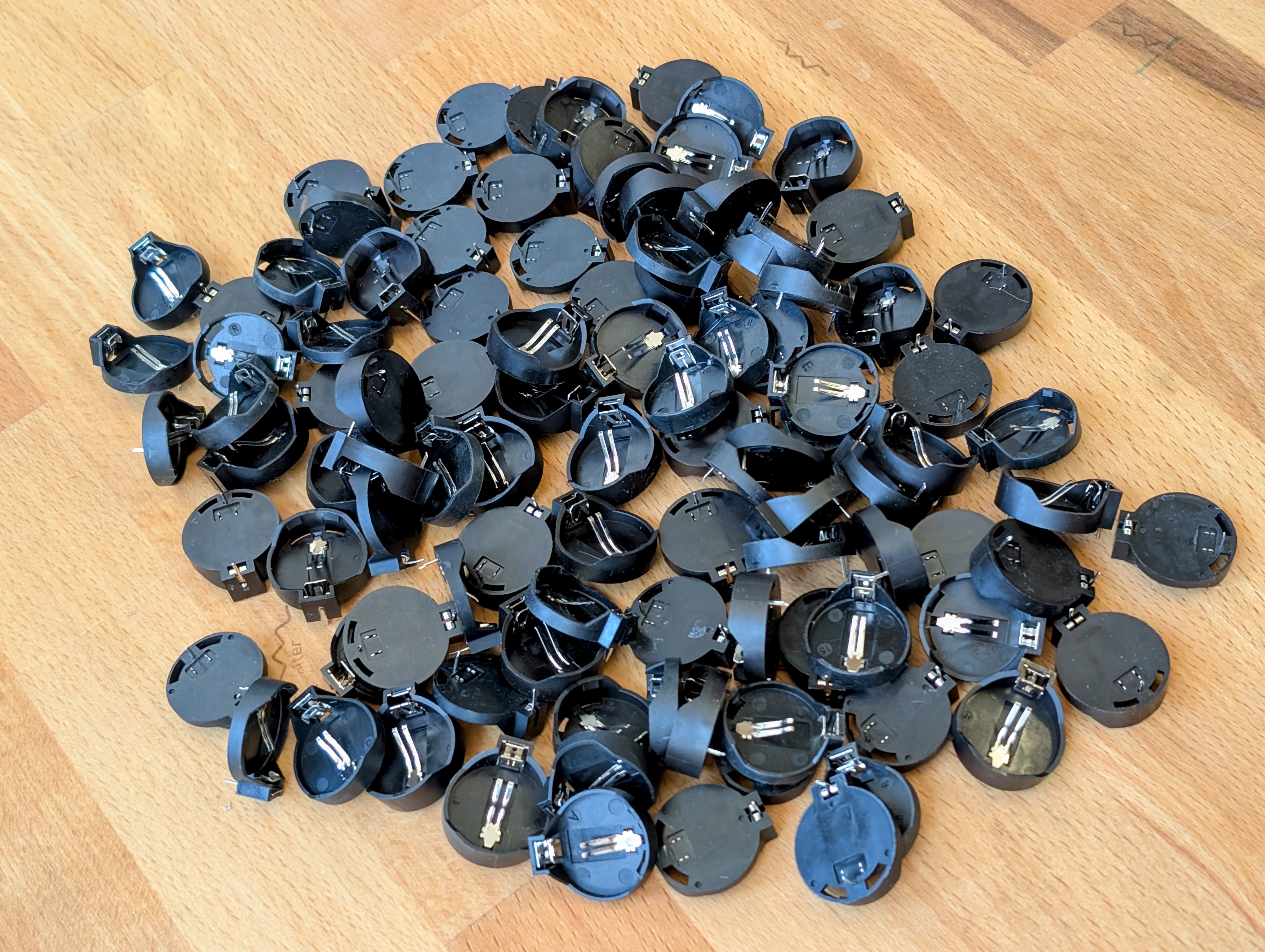 CR2032 Battery holder THT version 100 pieces unsorted