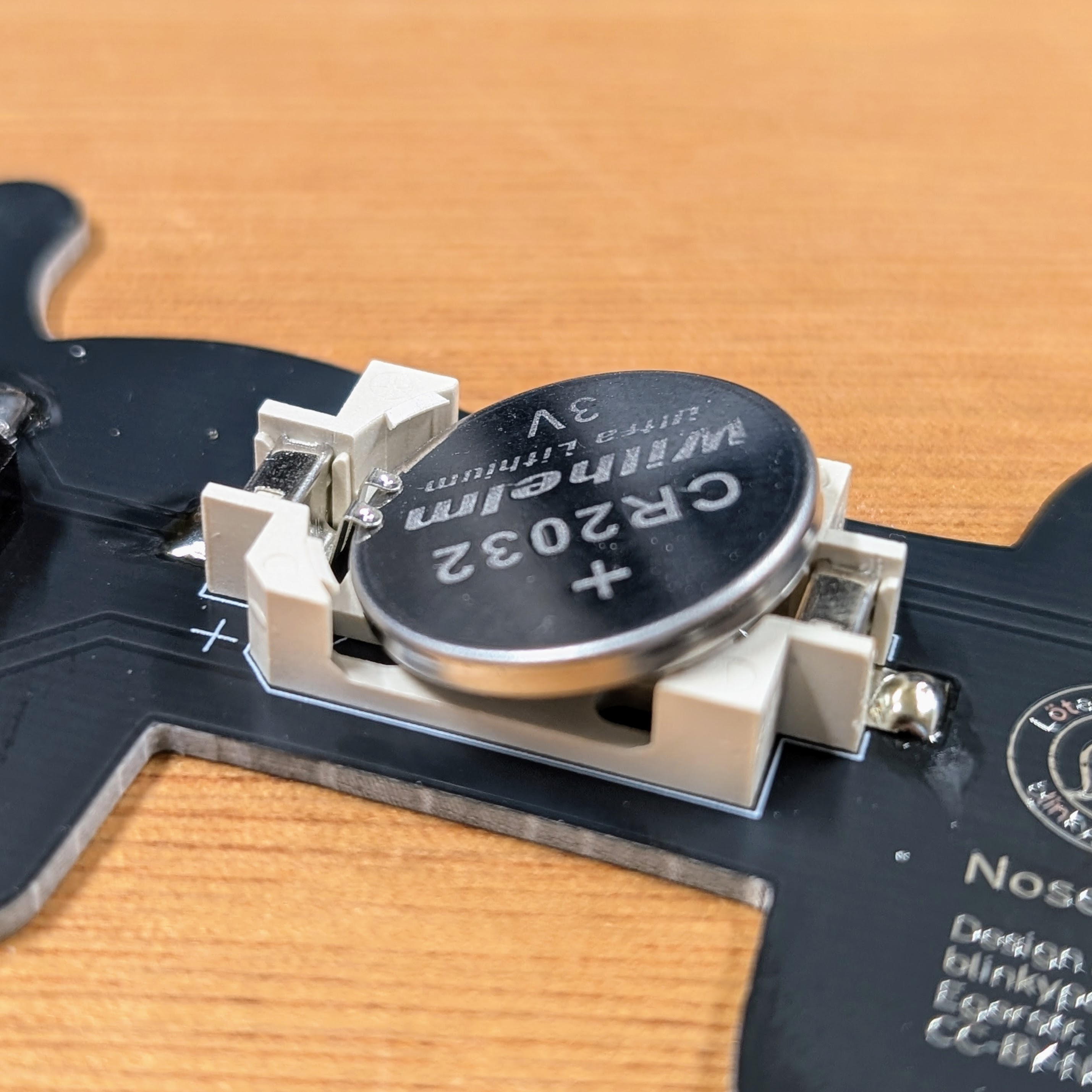 Nosedog Lötbausatz für Kinder - Batteriehalter im Detail