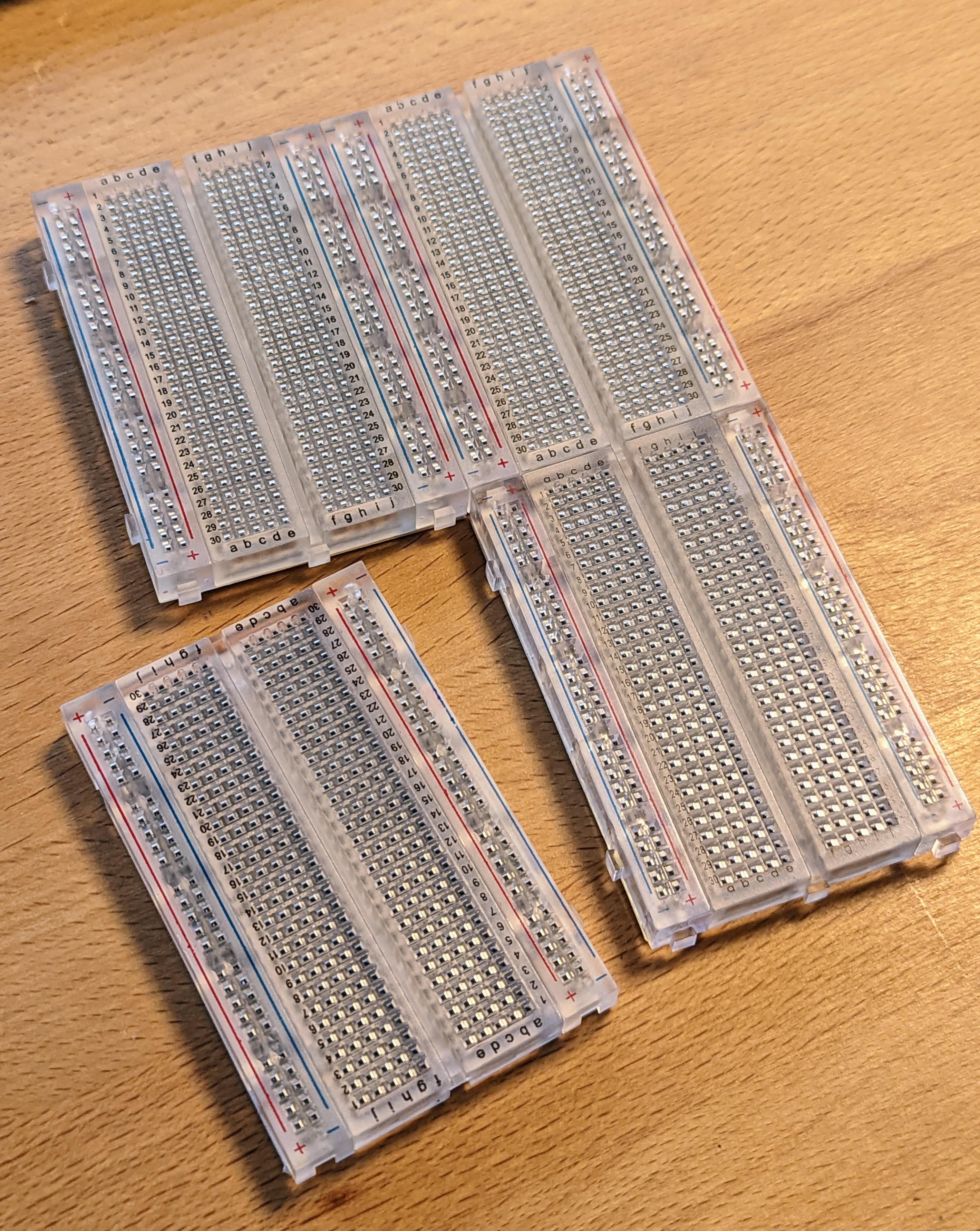 Breadboard with 400 connections - Your experimental board for your own circuits