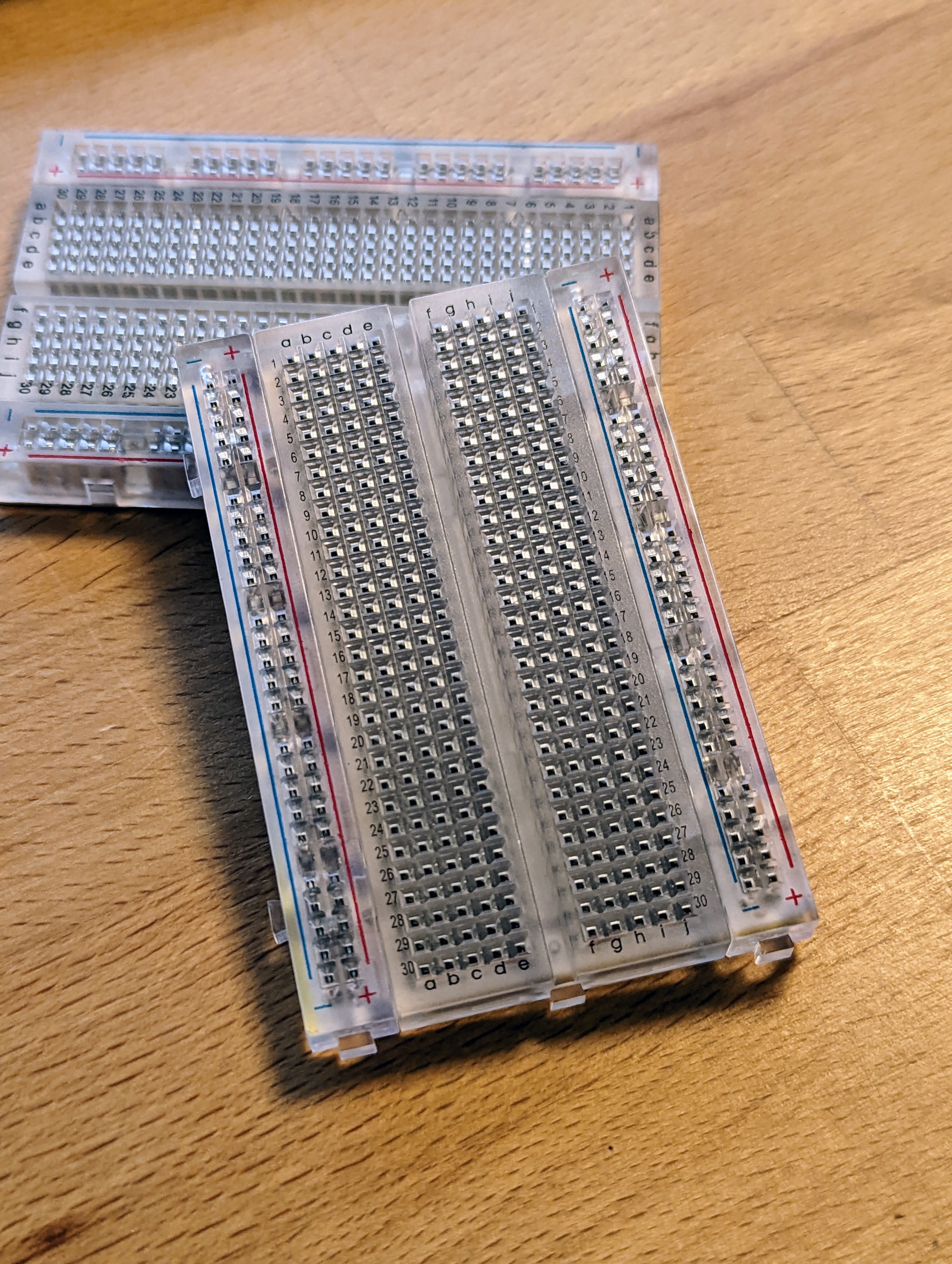 Breadboard with 400 connections - Your experimental board for your own circuits