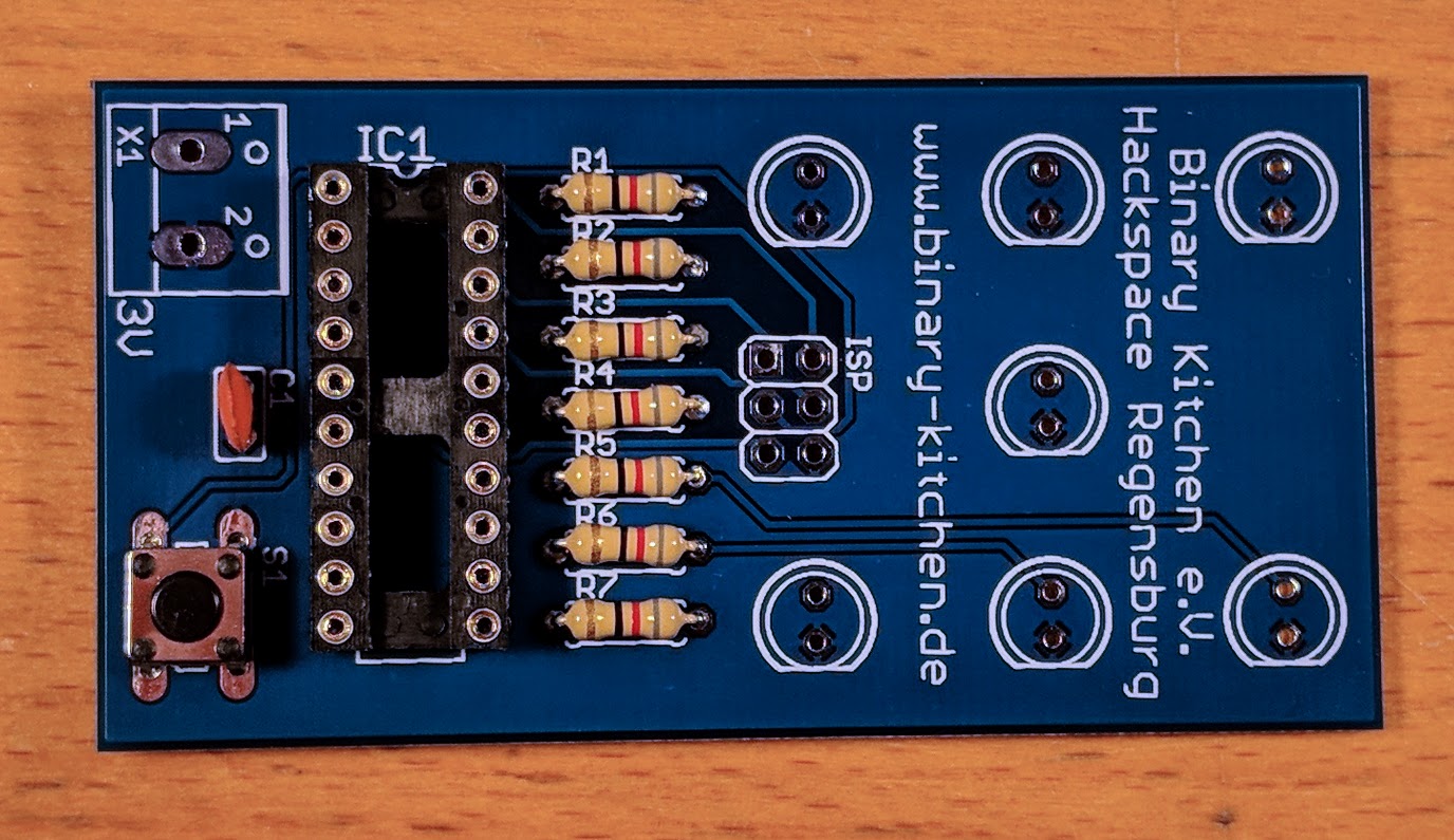 Dice with Microcontroller - A simple dice kit ideal for beginners