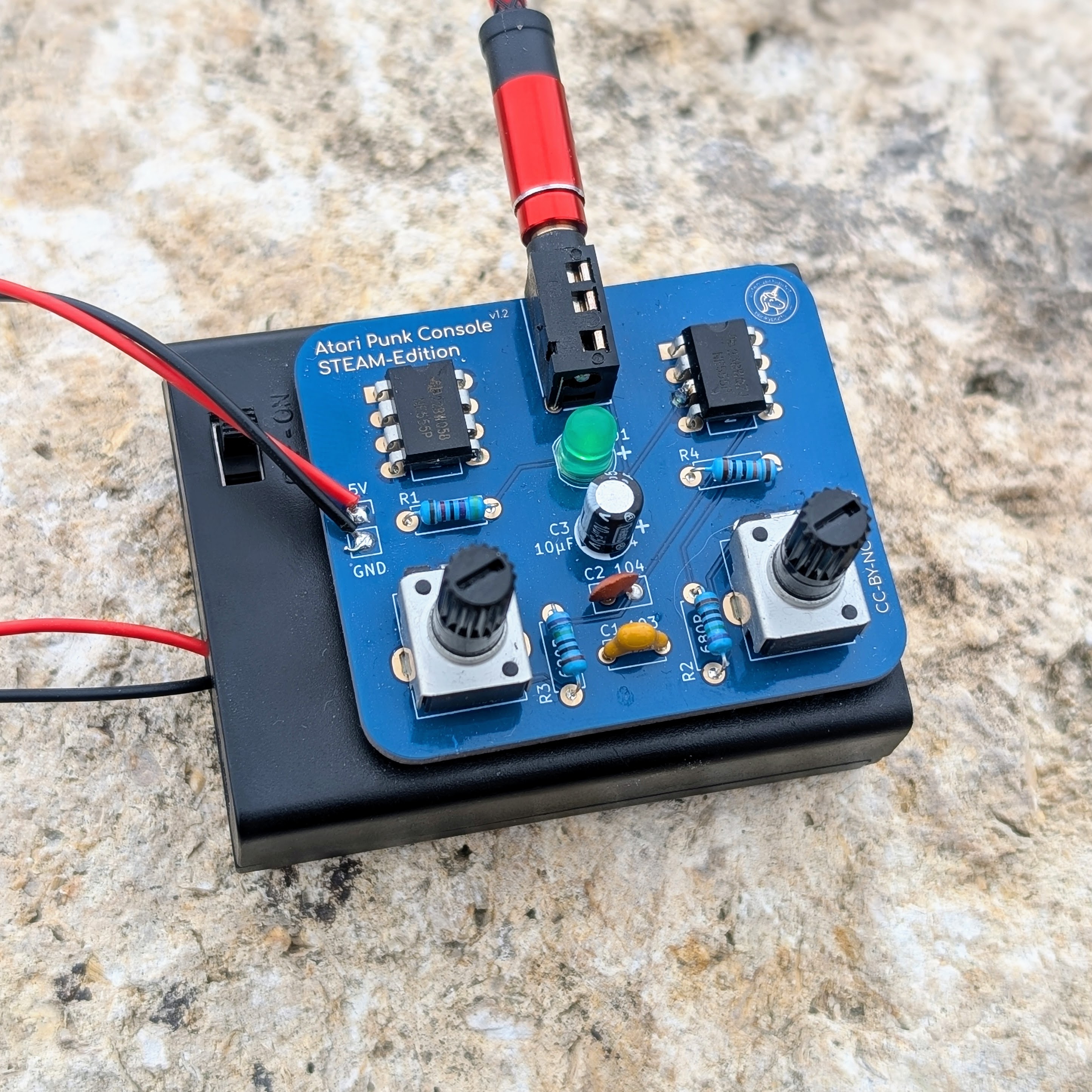 Atari Punk Console – DIY Soldering Kit for 8-Bit Sounds